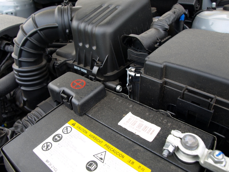 AGM Battery vs. Traditional Flooded Battery Blain's Farm & Fleet Blog